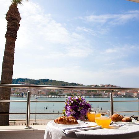 Apartments Svjetlana Trogir Eksteriør billede
