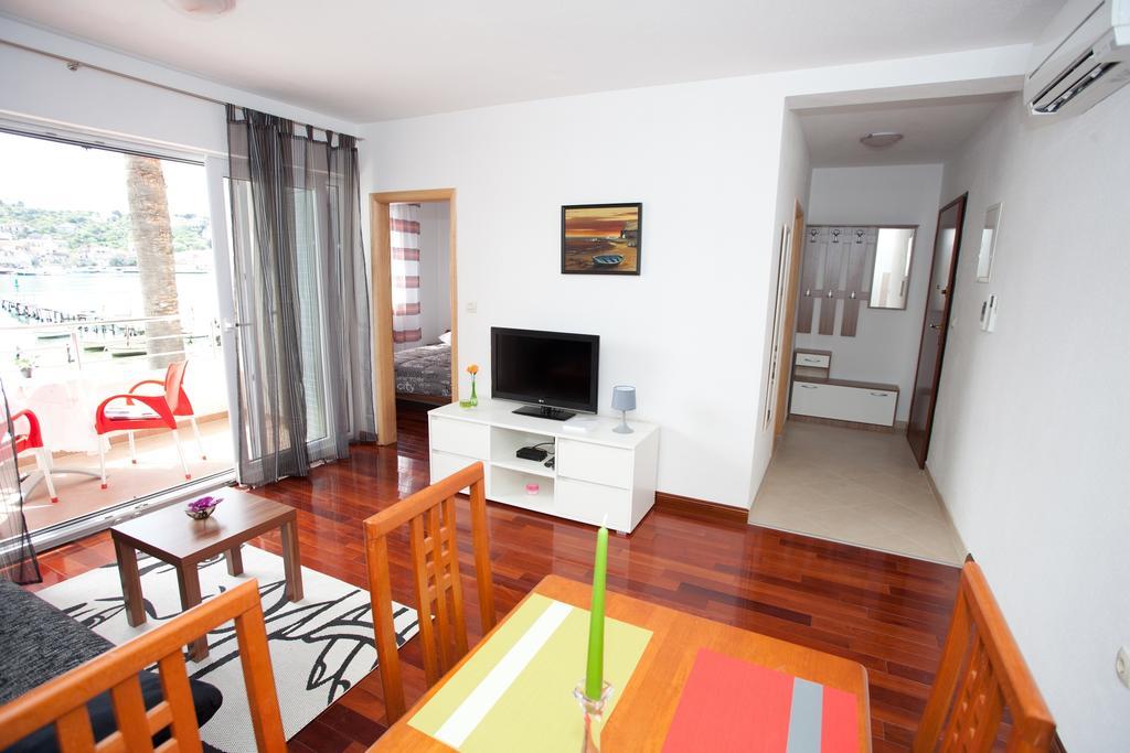 Apartments Svjetlana Trogir Eksteriør billede